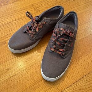 EUC Vans TB4R Low Profile Skater Sneaker